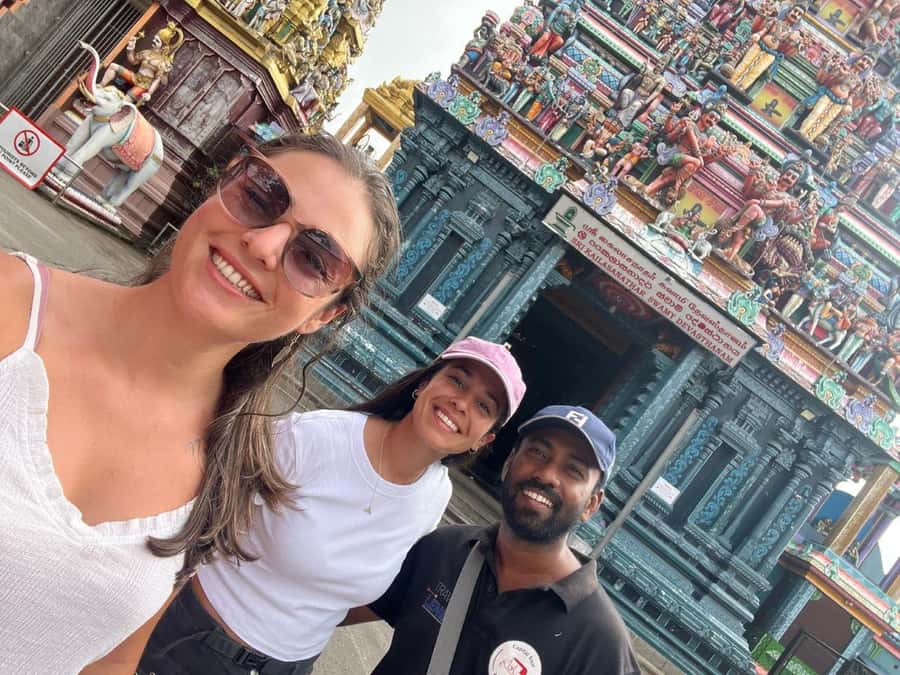 Colombo Tuk Tuk Tour with Entry Fees & Food Included - Churches, the harbor, and Colombo’s changing waterfront