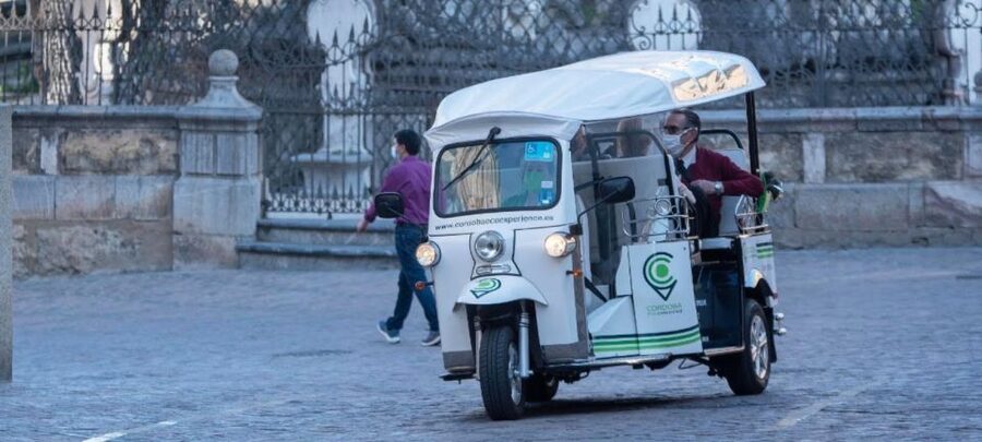 Córdoba: Guided City Tour by Tuk-Tuk - Roman Temple and Corredera Square