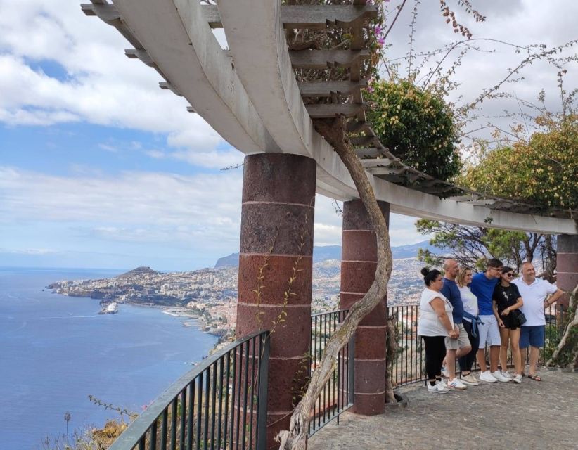 Cristo Rei & Garajau Tuk-Tuk Tour - A brief stop at Miradouro das Neves