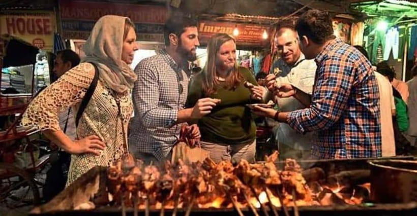 Delhi: Chandni Chowk & Spices Shoping Tour Through Tuk-Tuk - Why a tuk-tuk is the right way into Old Delhi