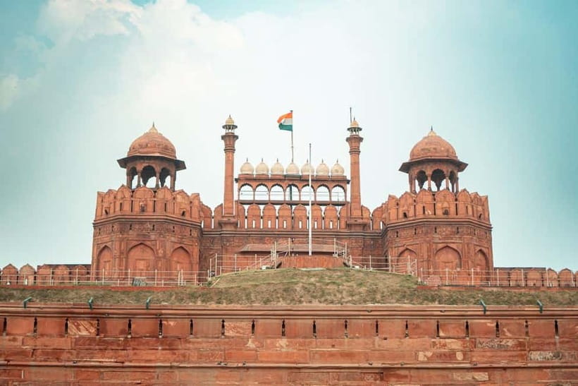 Delhi: Old City Guided Tour with Rickshaw Ride & Pickup - Who should book this Old Delhi tour?