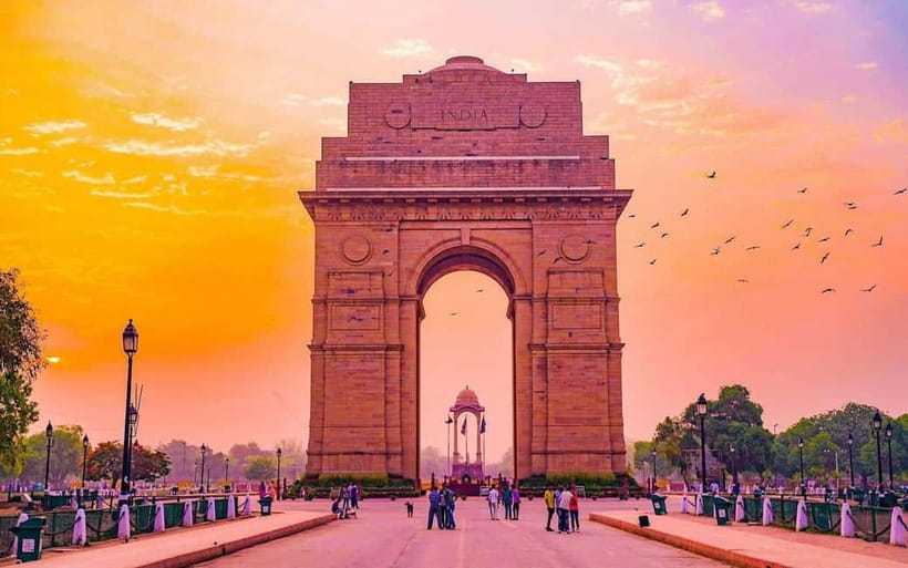 Delhi: Old City Guided Tour with Rickshaw Ride & Pickup - Why this five-hour Old Delhi route works