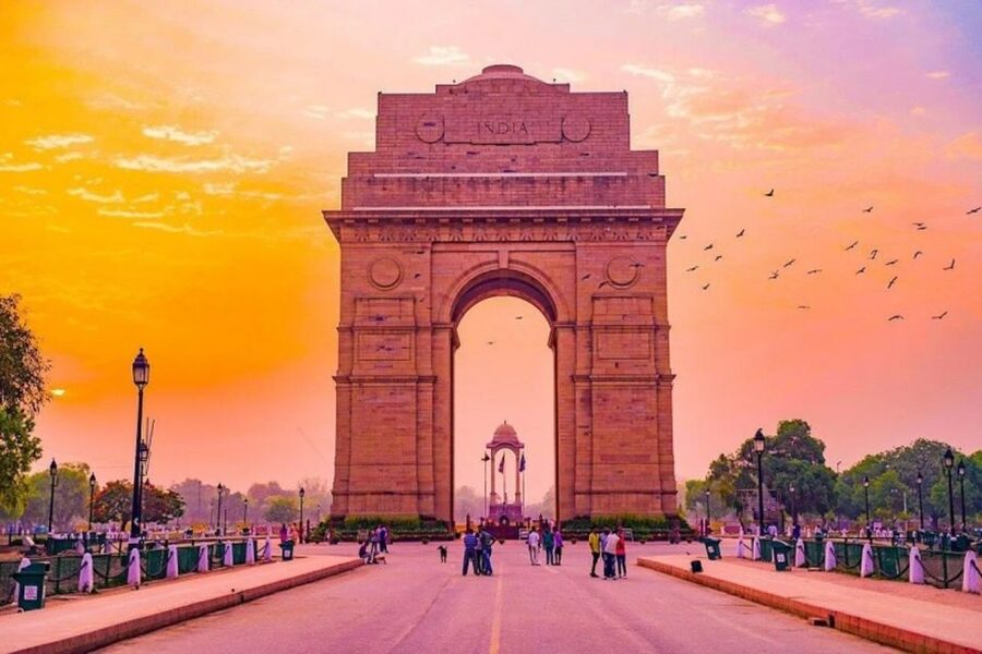 Delhi: Old Delhi City Tour with Tuk Tuk Ride & Street Food - Key points at a glance