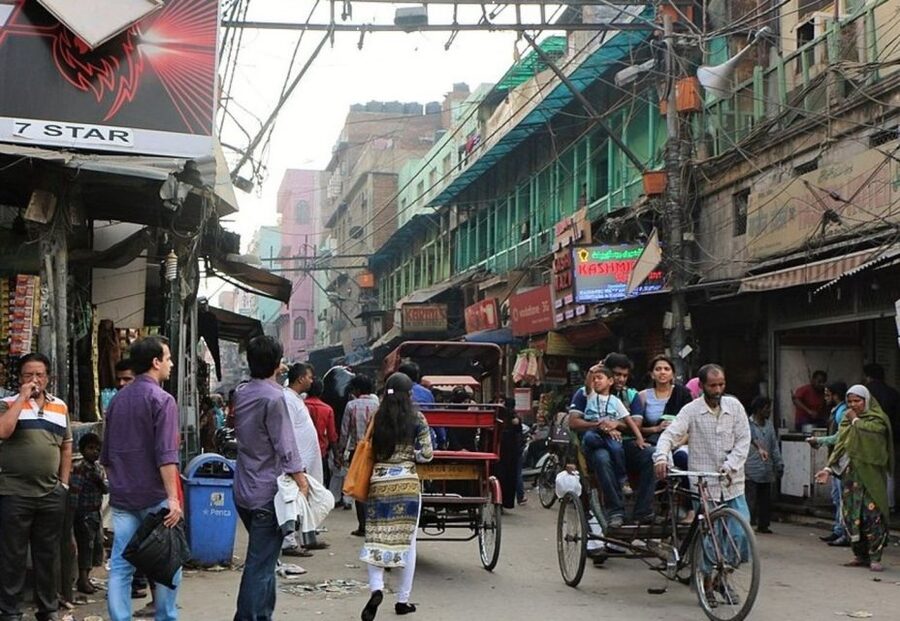 Delhi: Old Delhi Highlighs Tuk Tuk Tour With Guide - Markets, spices, and a quick taste of local food