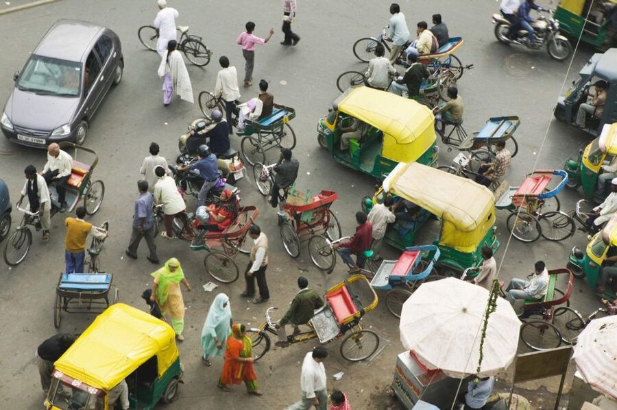 Delhi: Private Chandni Chowk, Food Tasting, & Tuk-Tuk Tour - Jama Masjid and the scale of Mughal Delhi