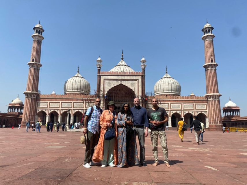 Delhi: Private Chandni Chowk, Food Tasting, & Tuk-Tuk Tour - A quick look at the Red Fort