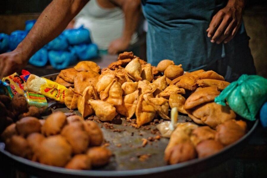 Delhi: Private Chandni Chowk, Food Tasting, & Tuk-Tuk Tour - India Gate and the ride back through New Delhi