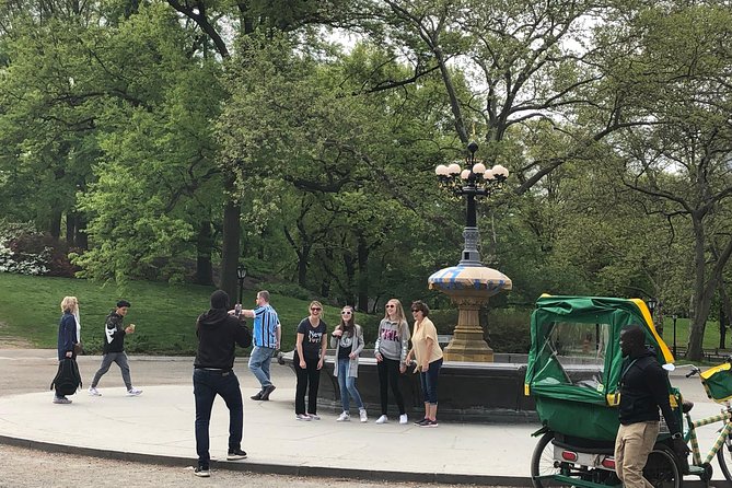 Deluxe Central Park Pedicab Tour - Alice in Wonderland and the Conservatory Water