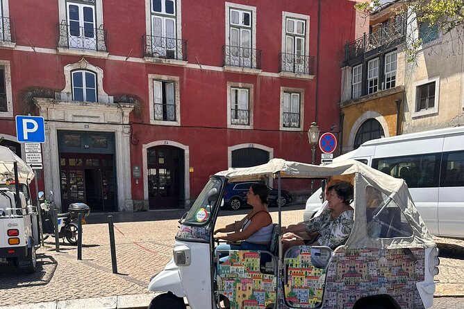 Discover Ancient Lisbon of Tuk Tuk with a local guide - Portas do Sol and the tiled streets of Graça