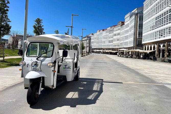 Discover Coruña 1 hour Private Tour in Tuk tuk - Avenida da Marina and the Glass City