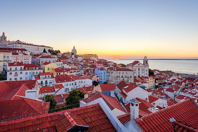 Discover Lisbon by Tuk Tuk Tour - São Vicente de Fora and the sound of the city