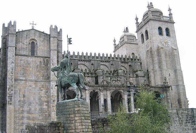 Discover Porto's Highlights on a 2-Hour Private Electric Tuk Tuk - Key points at a glance