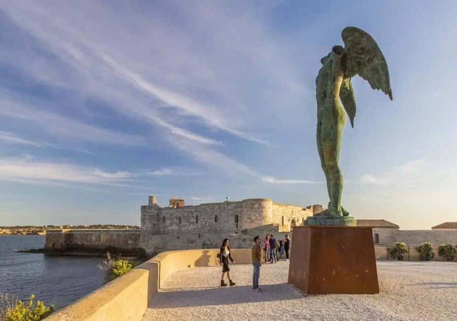 Discover the wonders of Ortigia: a Tuk-Tuk tour through history and the sea. - Key points to know before you book