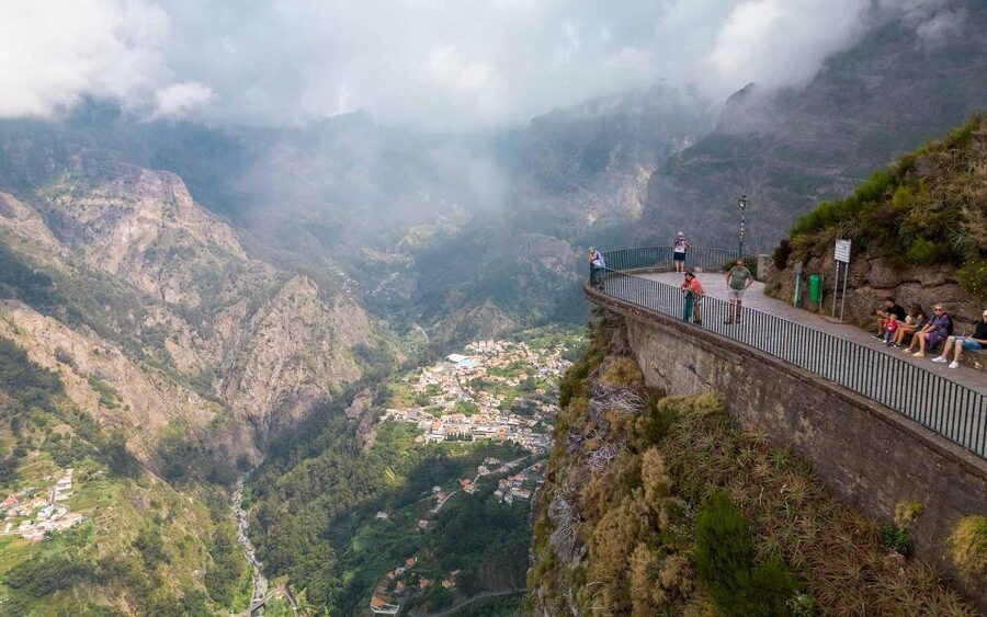 Do Funchal - Nun's Valley Tuk Tuk Tour (2h30) - From Funchal streets to a mountain crater