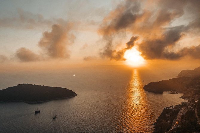 Dubrovnik E-Tuk Tuk Sunset Tour to Mount Srd - Who should book this Dubrovnik experience?