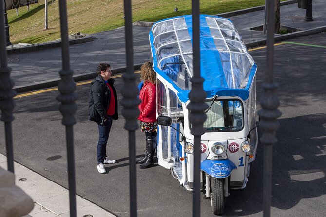 Eco Friendly Tuk Tuk Experience with the Local in Madrid - Paseo del Prado and Madrid’s grand fountains