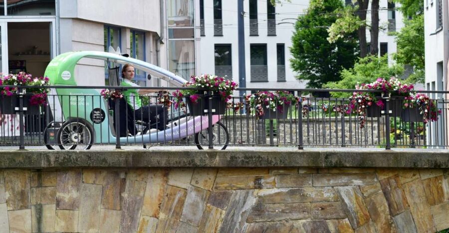 Erfurt: KiKa TV Characters Kids Tour by Pedicab - Starting at Fischmarkt with a green-jersey guide