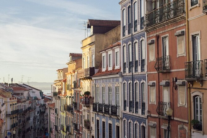 Expert Lisbon Tour with Local Guide in Private Eco Tuk Tuk - Príncipe Real and the city’s stylish side