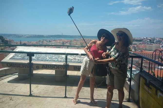 Expert Lisbon Tour with Local Guide in Private Eco Tuk Tuk - Alfama, Sé Cathedral, and old Lisbon