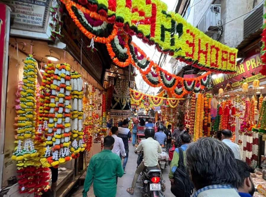 Explore Chandni Chowk: Old Delhi Private Tuk Tuk & Food Tour - Small Practical Details That Matter