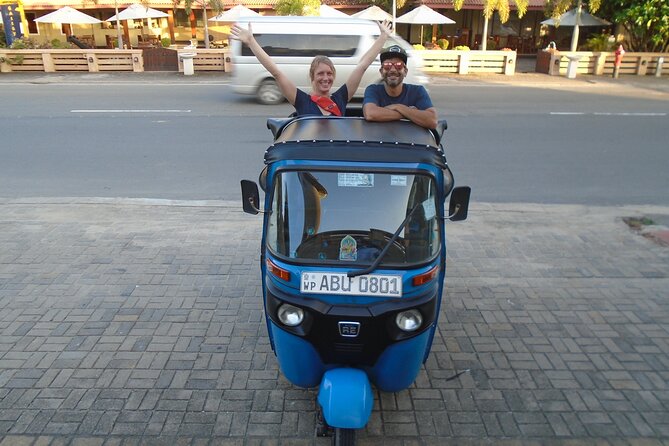 Explore Colombo by Tuk Tuk – All Entry Fees Included - An Hour in Pettah Market