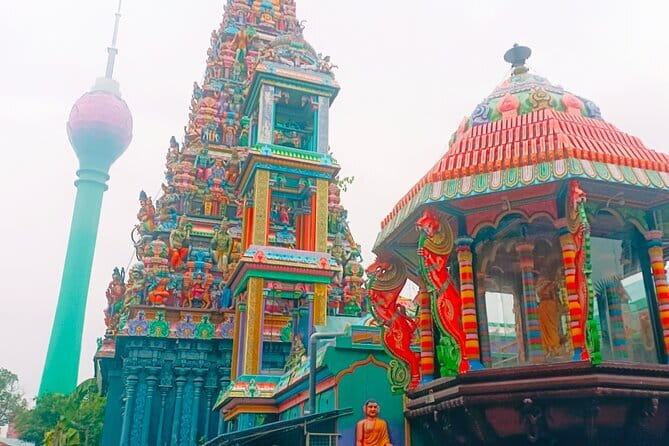 Explore Colombo City Highlights in a Private Tuk Tuk - Colombo by tuk tuk, from seaside lawns to crowded markets