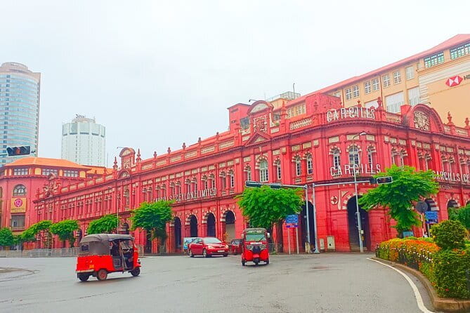 Explore Colombo City Highlights in a Private Tuk Tuk - Pettah and the Red Mosque, Colombo at full volume