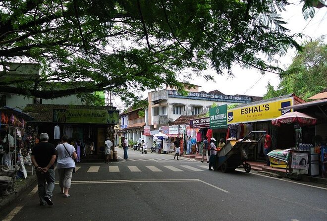 Explore Kochi by Tuk Tuk (book 1 adult & 2 go free (local only) - Key points at a glance