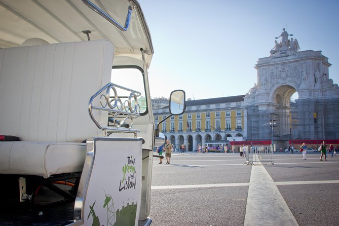 Explore Lisbon by Tuk Tuk: History and Viewpoints - Lisbon Cathedral and the lanes of Alfama