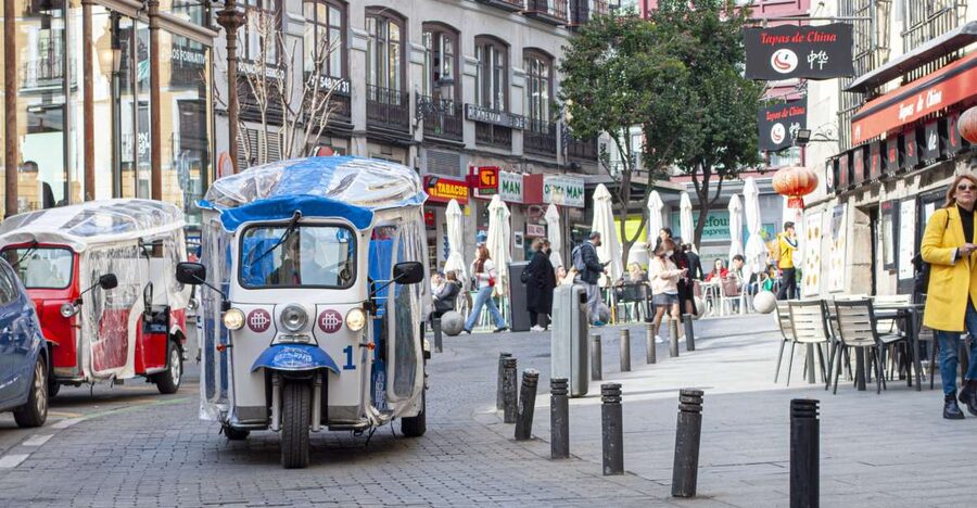 Explore Madrid’s Top Sights on an Electric Tuk-Tuk Tour - Meeting at the Tourist Bus Stop in Front of VIPS