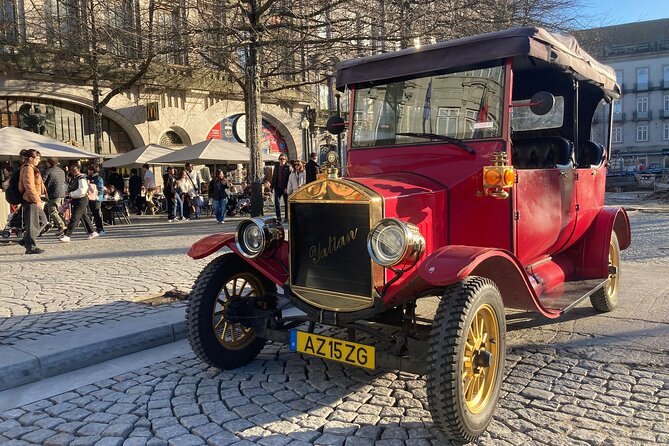 Explore Porto Aboard A Classic Tuk-Tuk tour 1h - Porto Cathedral and the city’s oldest core