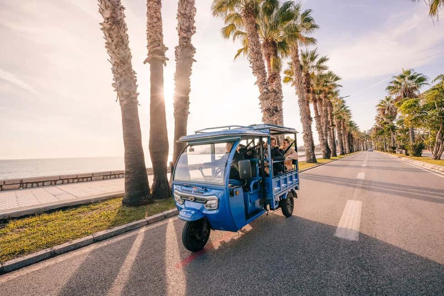 Express Tuk-Tuk Tour in Malaga: Gibralfaro Viewpoint and Photography - Gibralfaro gives you Málaga in one glance