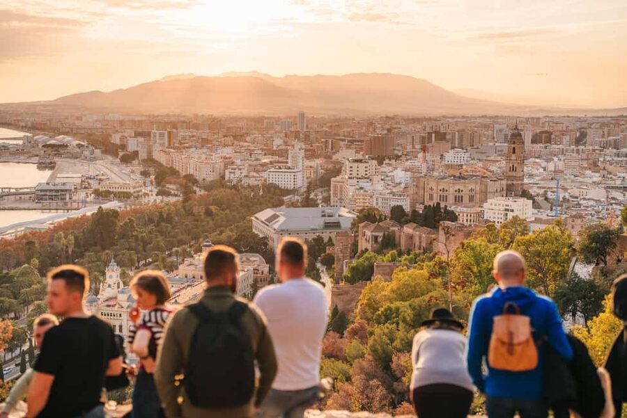Express Tuk-Tuk Tour in Malaga: Gibralfaro Viewpoint and Photography - The climb to Mirador de Gibralfaro