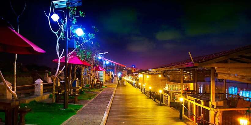 Form Negombo:Morning or Evening Colombo City Tour by Tuk-Tuk - Nelum Pokuna and Colombo’s modern civic center