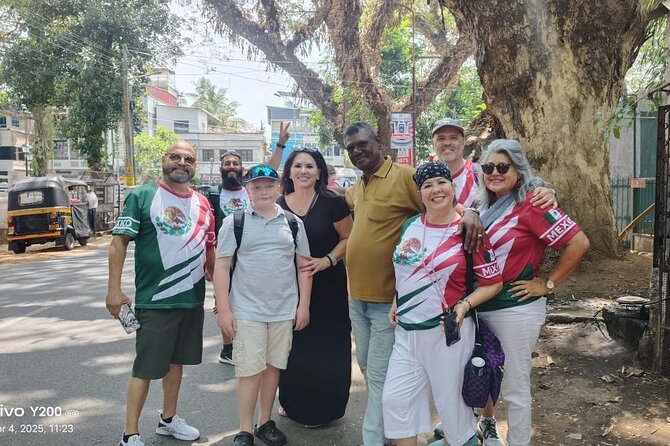Fort Kochi Tuk-Tuk Sightseeing Tour with Local Guide - St. Francis Church and Dutch Cemetery