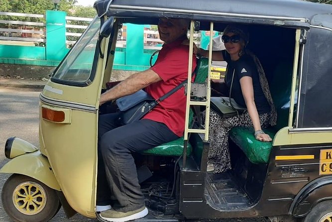 Fortkochi Private Tuk Tuk Tour - Dutch Cemetery and the Old European Churches
