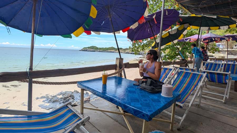 From Bangkok: Day Tour Koh Sichang Island with Tuktuk Tour - Chong Khao Khat’s crescent-shaped bay