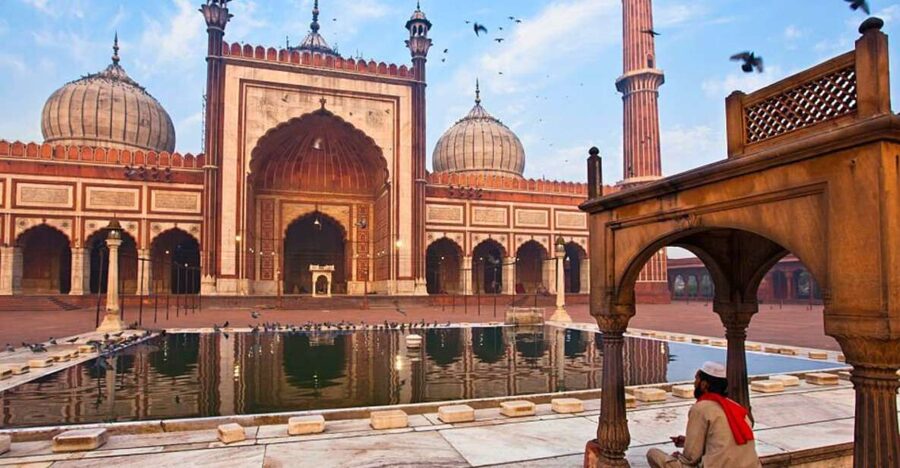 From Delhi: 3-Hour Old Delhi Tuk-Tuk Tour with Pick-up - Why a tuk-tuk is the right way to see Old Delhi