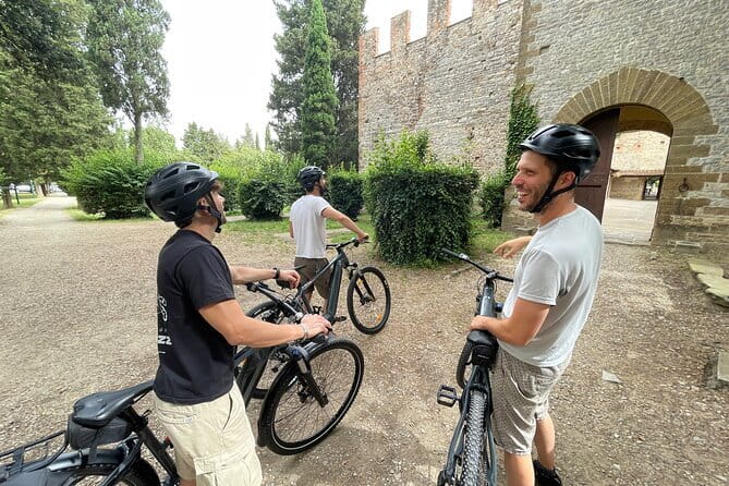From Florence:Tuscany Tuk Tuk with Lunch, Wine & San Gimignano - San Gimignano in a focused one-hour visit