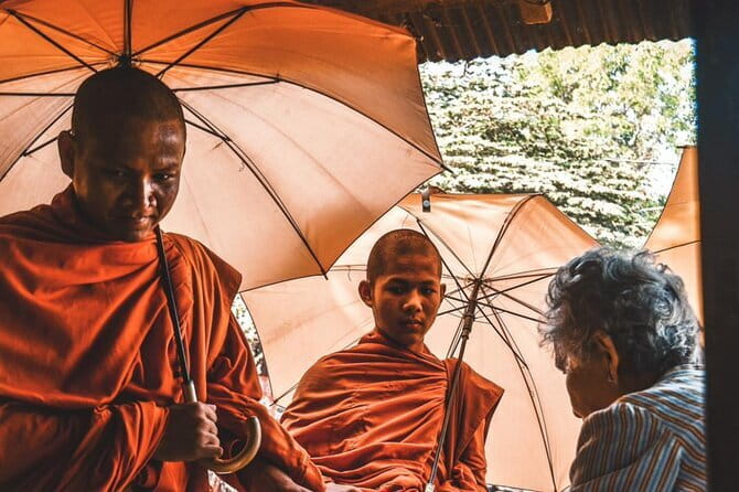 Full-Day Battambang with a local Tuk Tuk Tours - What the private tuk tuk adds