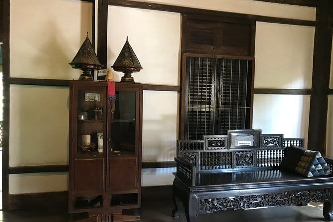 Full-Day Battambang with a local Tuk Tuk Tours - A visit inside Mrs. Bun Roeung’s old wooden house
