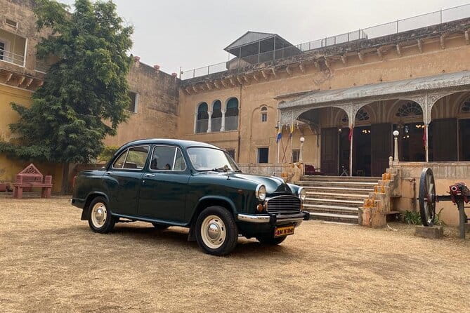 Full day Jaipur sightseeing tour by tuk tuk. - Lunch is flexible, but you pay separately