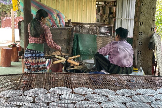 Full day tour by bicycle & tuk tuk,bamboo train,bat cave,villages - Riding the original bamboo train