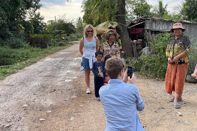 Full day tour by bicycle & tuk tuk,bamboo train,bat cave,villages - Phnom Sampov, the killing cave, and the evening bats