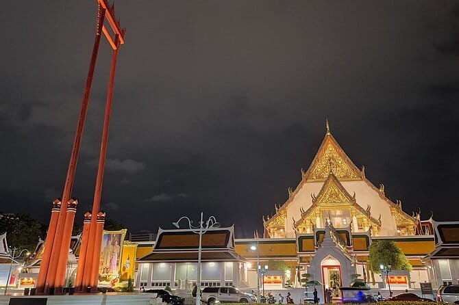 Fun Tuk Tuk Dinner and Massage in Old Town Bangkok - Starting at Pak Khlong Talat Flower Market