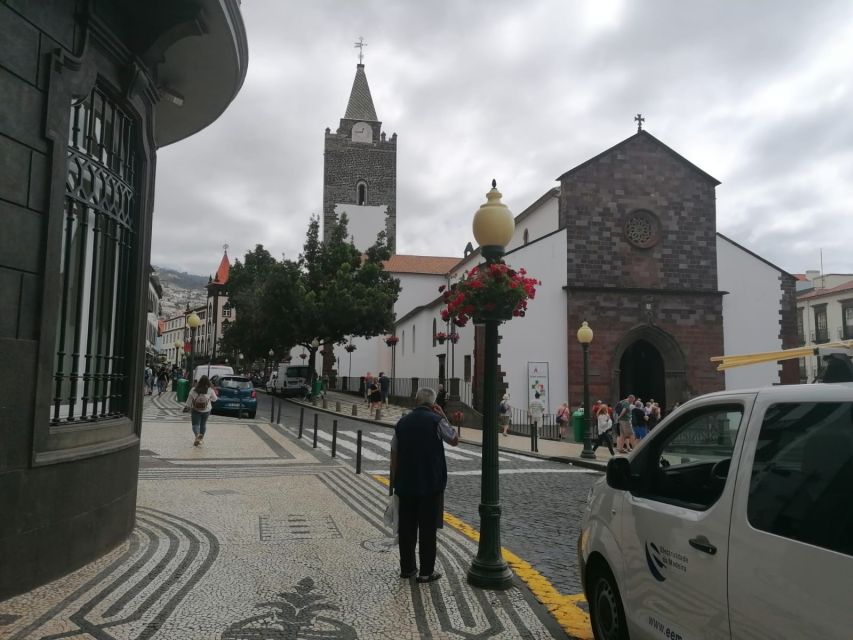 Funchal: Private Guided Tour of Historic Center by Tuk Tuk - Why a tuk tuk works well in Funchal