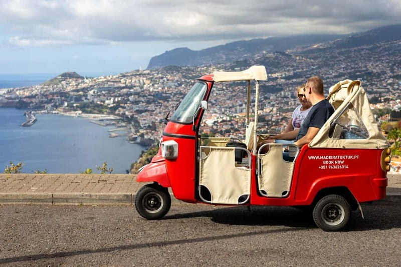 Funchal: Tuk Tuk Tour to the Most Breathtaking Viewpoints - Old Town streets and the first climb