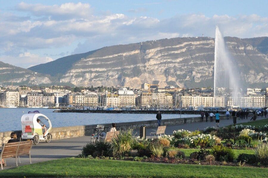 Geneva: Highlight Tour in TukTuk - Starting at Place de Neuve beside Geneva’s Grand Theatre
