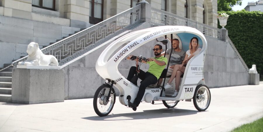 Geneva: Highlight Tour in TukTuk - The Jet d’Eau gives the tour its big Geneva moment