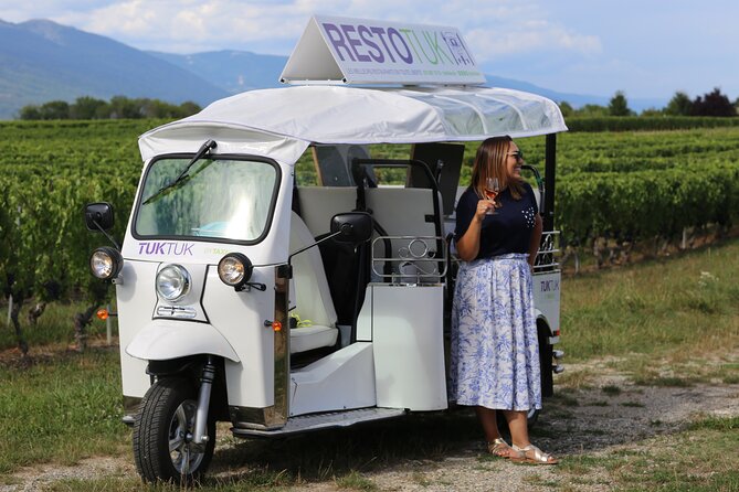 Geneva Panoramic & Tasting Vineyards Tour in an Tuk Tuk - Leaving Geneva from Pl. de Neuve